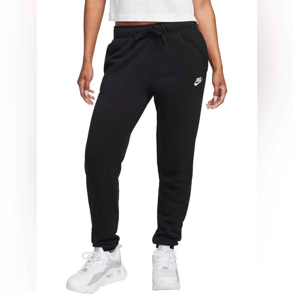 Nike women’s standard fit mid rise black sweat pants